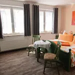 Edelstein 3*