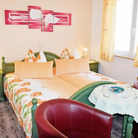 게스트하우스 Edelstein 3*