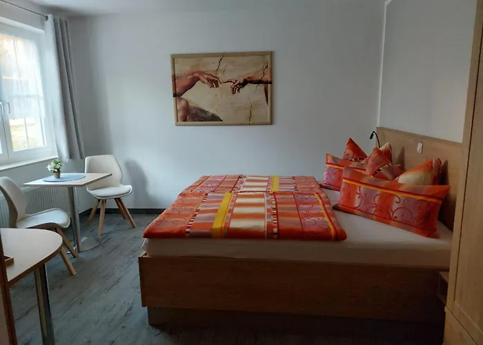 Konukevi Edelstein 3*